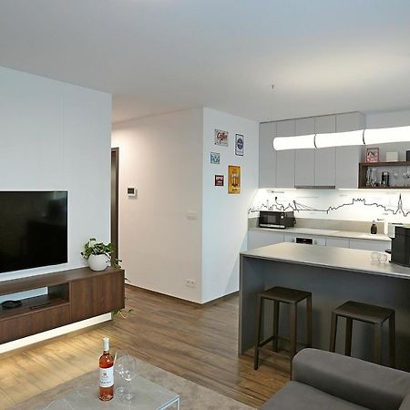 Modern Apartment Near The City Centre Urban ブラチスラヴァ エクステリア 写真