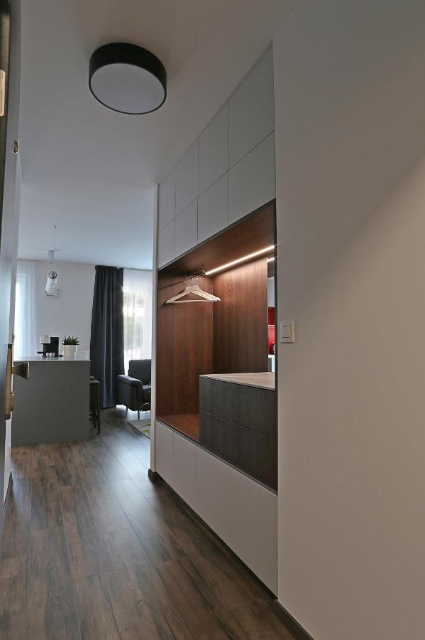 Modern Apartment Near The City Centre Urban ブラチスラヴァ エクステリア 写真