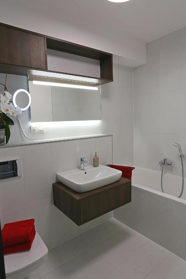 Modern Apartment Near The City Centre Urban ブラチスラヴァ エクステリア 写真