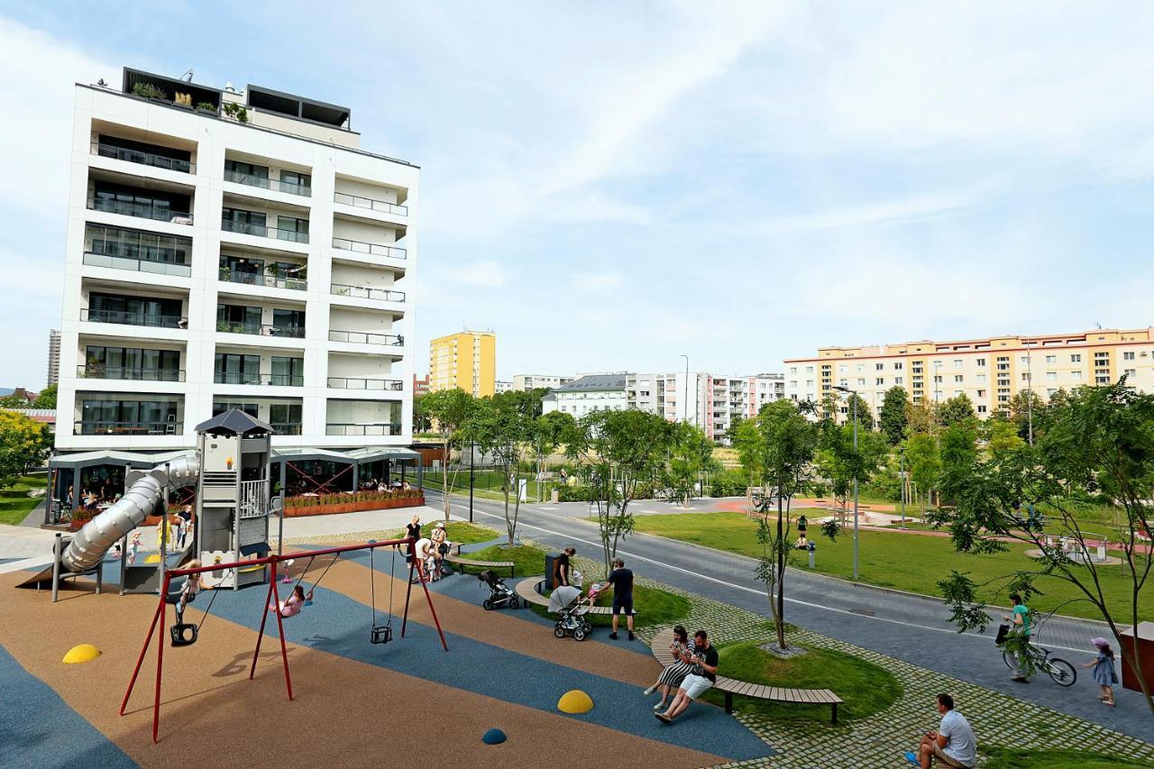 Modern Apartment Near The City Centre Urban ブラチスラヴァ エクステリア 写真